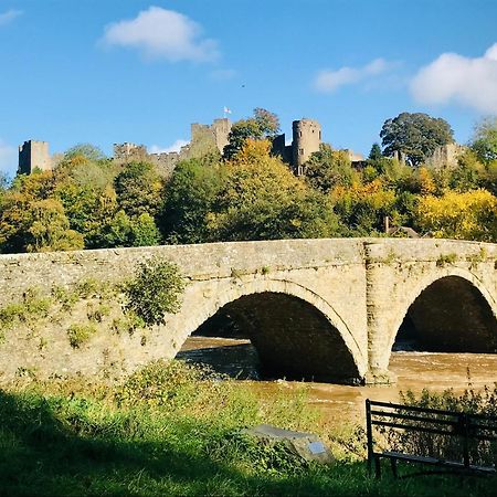 Flower Cottage By Ludlow Castle With Onsite Parking Dış mekan fotoğraf